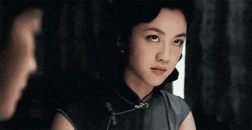 她连夜被封杀要坐牢了,她因耍大牌被封杀