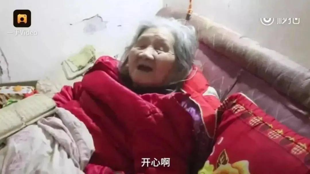 61岁老头男扮女装,47岁大叔男扮女装20年