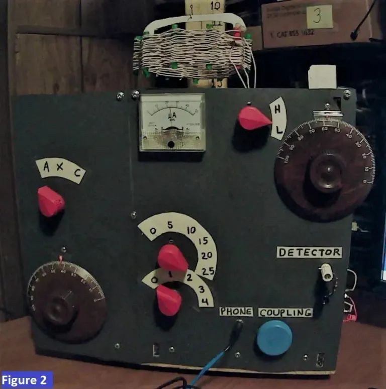 矿石收音机从风靡一时到沦为儿童玩具，围绕它的竞赛至今仍在继续