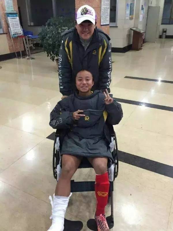 女足张琳艳过人,中国女足张琳艳头球图片