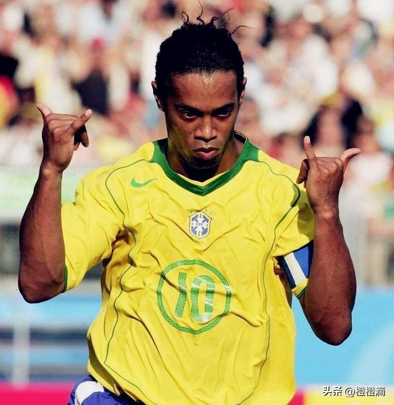 小罗的巅峰时刻,回顾“足球精灵”小罗的传奇生涯