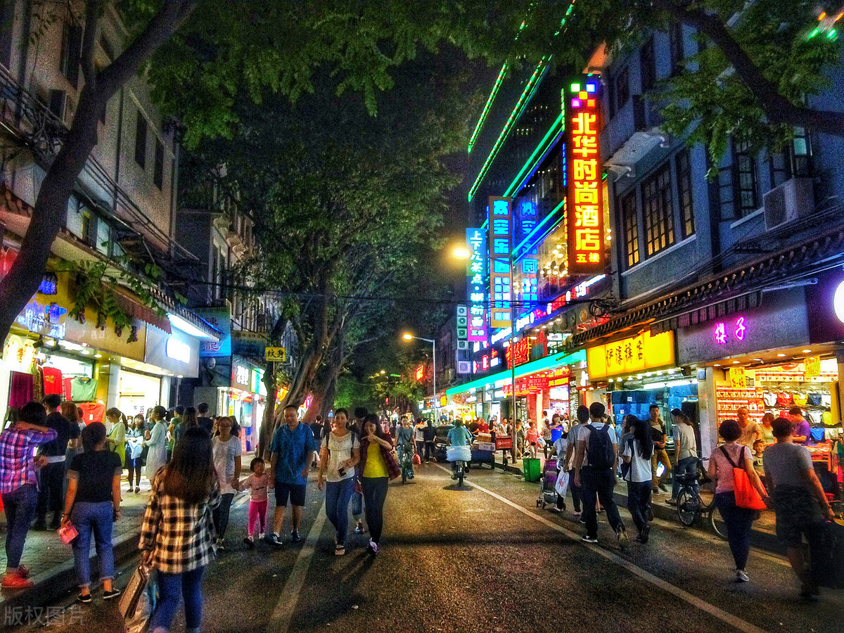 开在街头的商店如何吸引顾客,商店怎么能引来客流