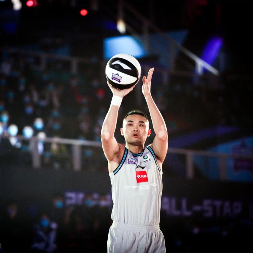 乔尔杰维奇观看赵睿,乔尔杰维奇观战郭艾伦