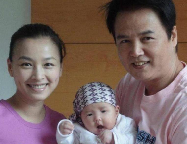 张庭夫妇商业模式,张庭夫妇的微商帝国