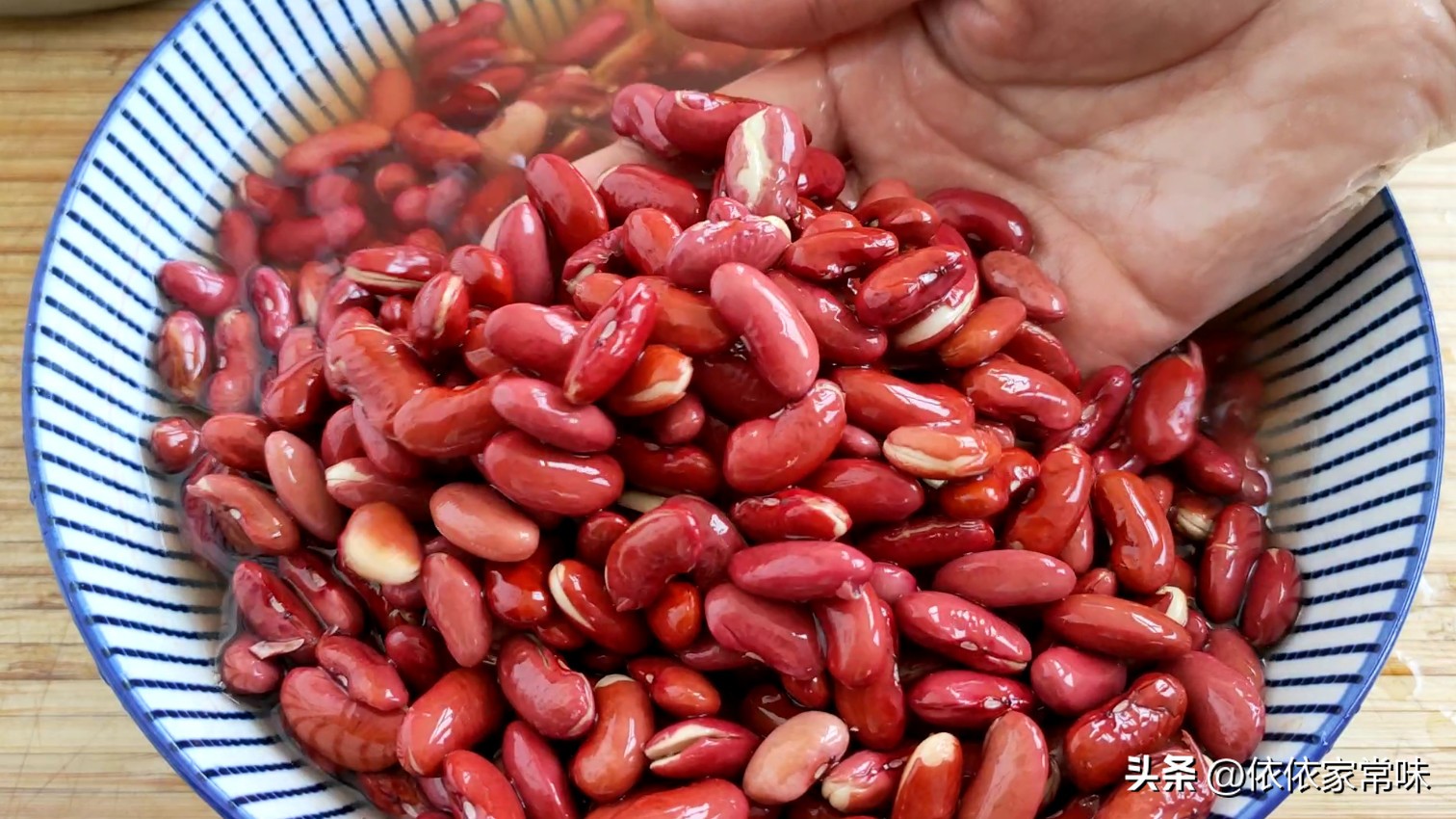 端午节包粽子教你最简单家常做法,端午节包粽子的做法慢动作