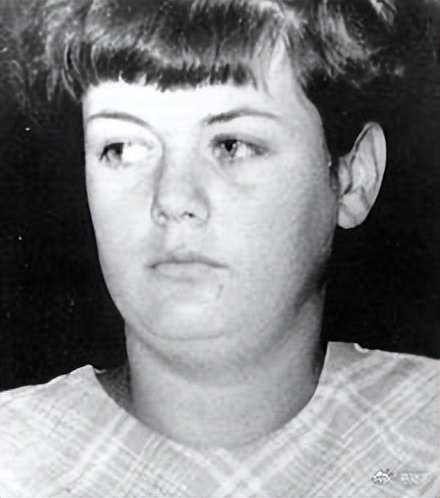 美国变态收藏家杰罗姆,割下女人的乳房收藏,甚至还引以为豪