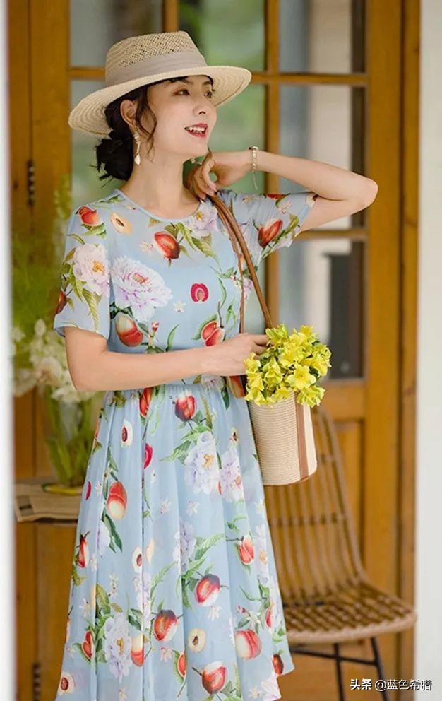 如何拍出好看的穿搭自拍照,穿搭复古拍照姿势大全