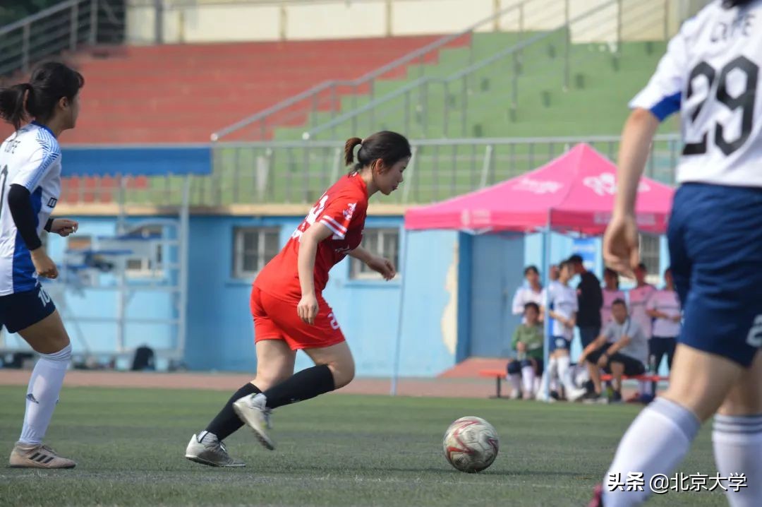 北大女足又酷又飒,北大女足啦啦队
