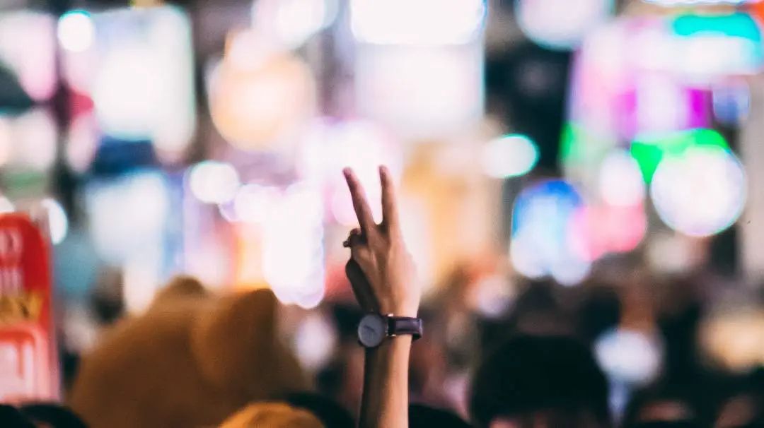 20岁大亮在韩国：公派留学，吵架误摔手机，打卡华为总部