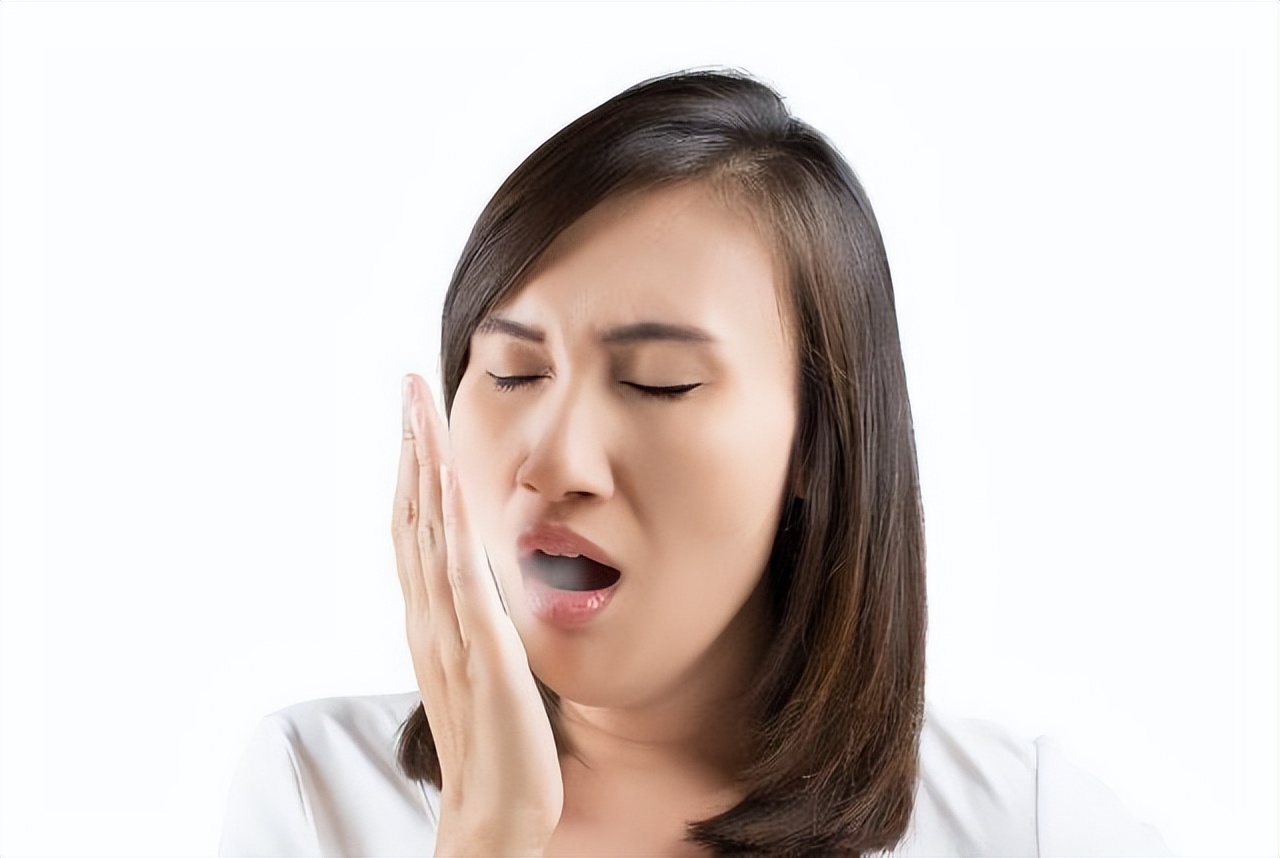 每天早上空腹喝柠檬水有什么好处,坚持喝柠檬水对皮肤有什么好处