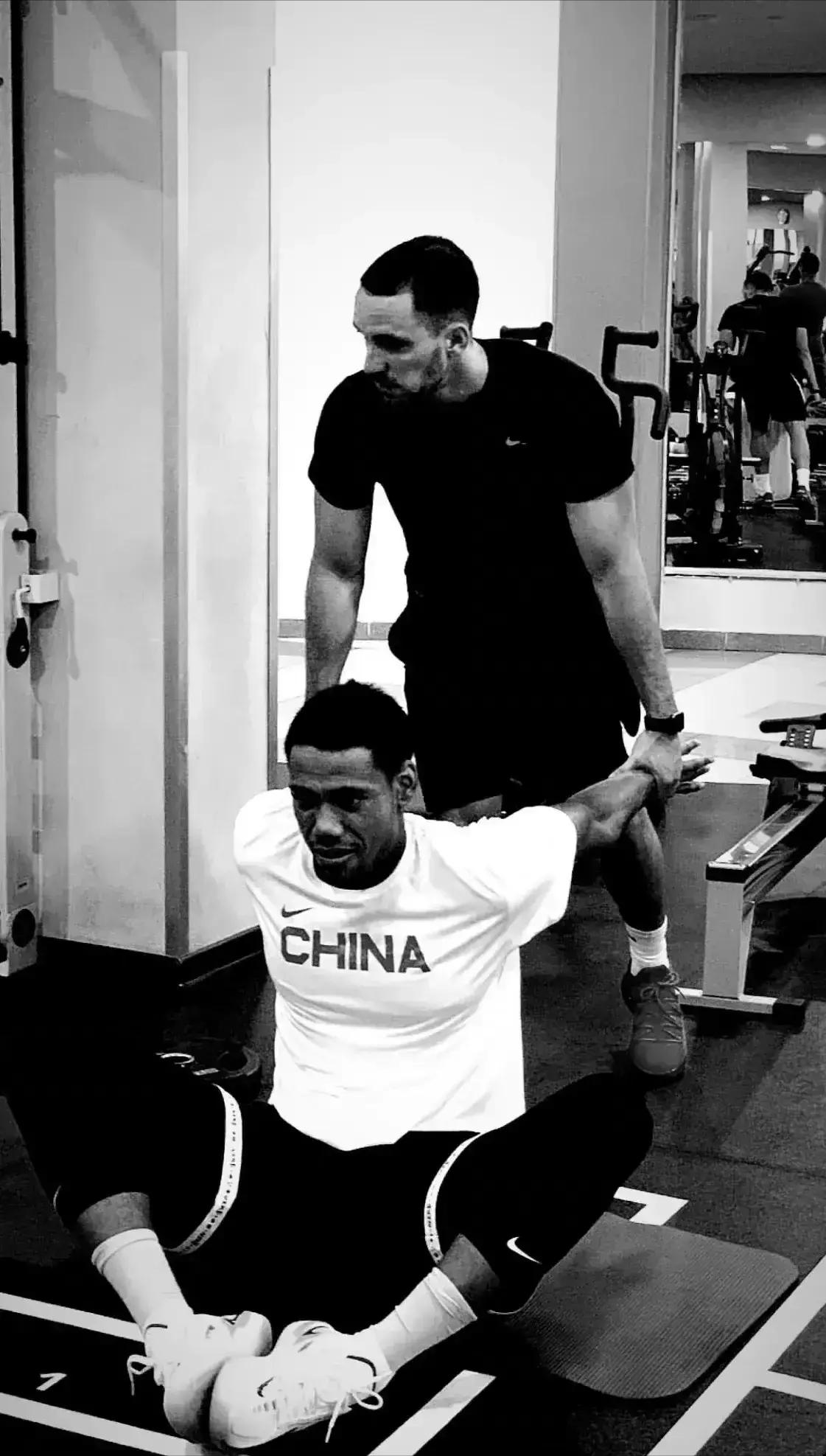 国家队生涯总共才拿5分！那是黑人混血祝铭震在国家队的记录