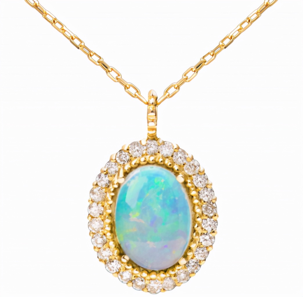 宝石也开始内卷了？做成珠宝or腕表，你Pick哪一个？