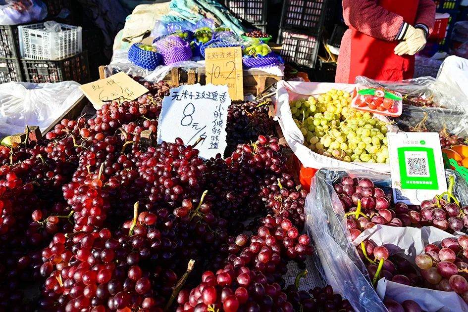 西山脚下的早市,闲逛最具人间烟火气的早市