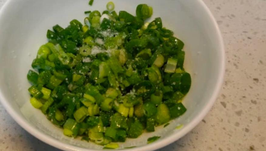 专业厨师饺子馅怎么调最好吃,厨师调韭菜馅饺子馅牢记三不放