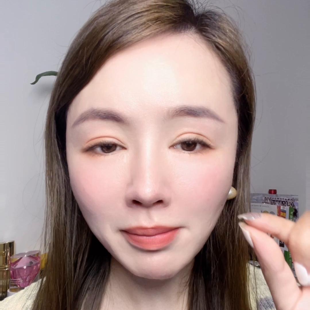 今天一个粉丝，还说家里买了好多的产品，一点效果都没有，...