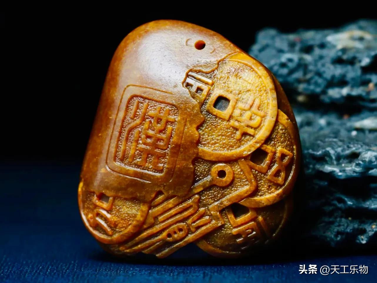 糖色是山料，沁色是籽料，那和田玉“糖沁”又是什么料？