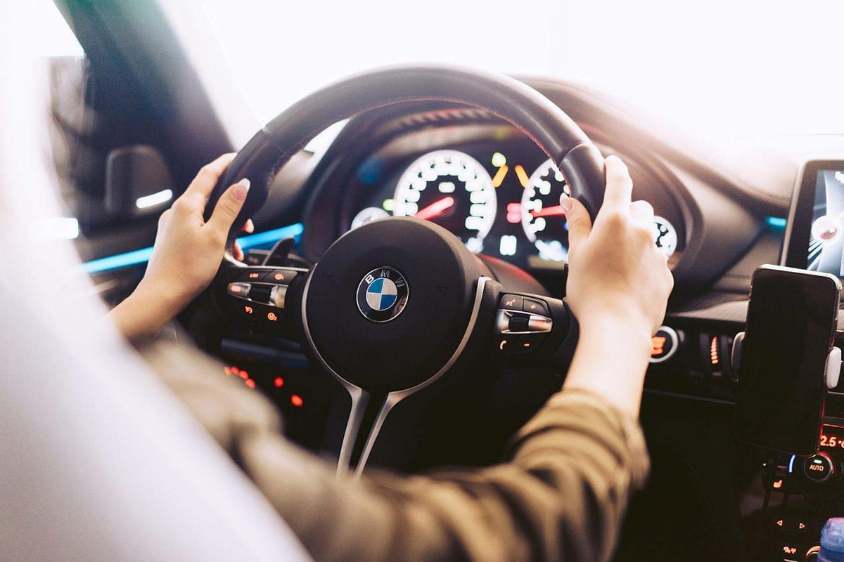 开车有这4个习惯绝对是高手,学会这些开车技巧关键时刻能保命