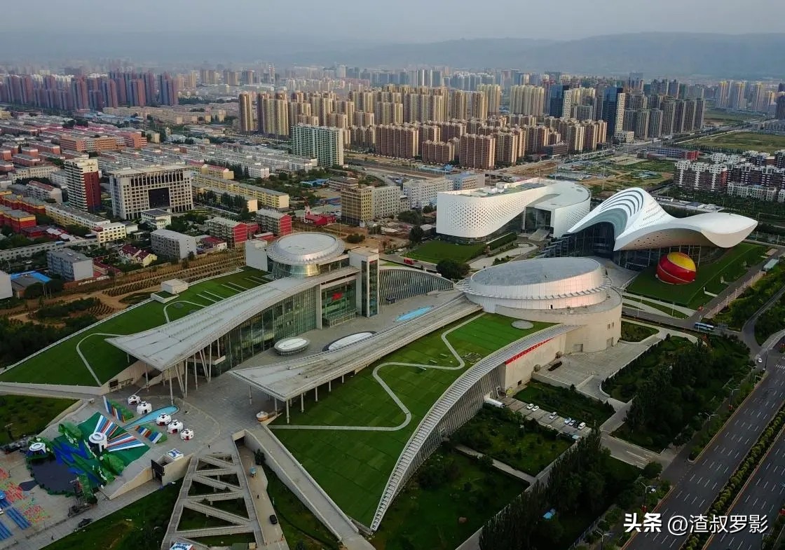 呼和浩特什么时候成为内蒙古首府,内蒙古呼和浩特市40年的变迁