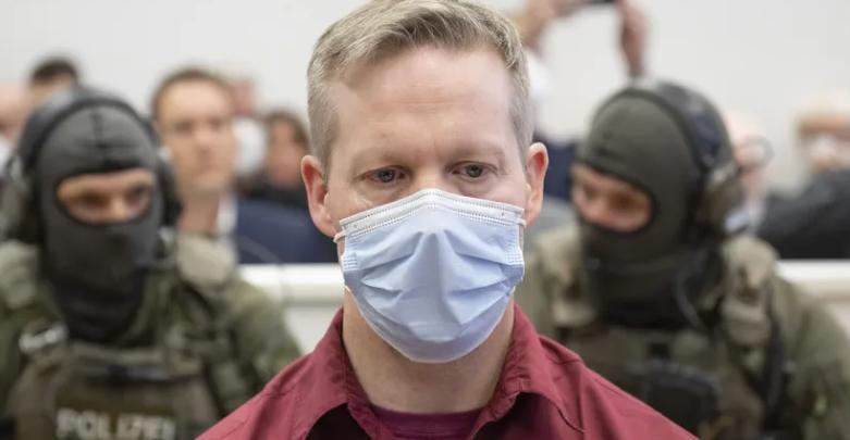 一群疯子，一个落魄王子，483天精心谋划，最终被捕