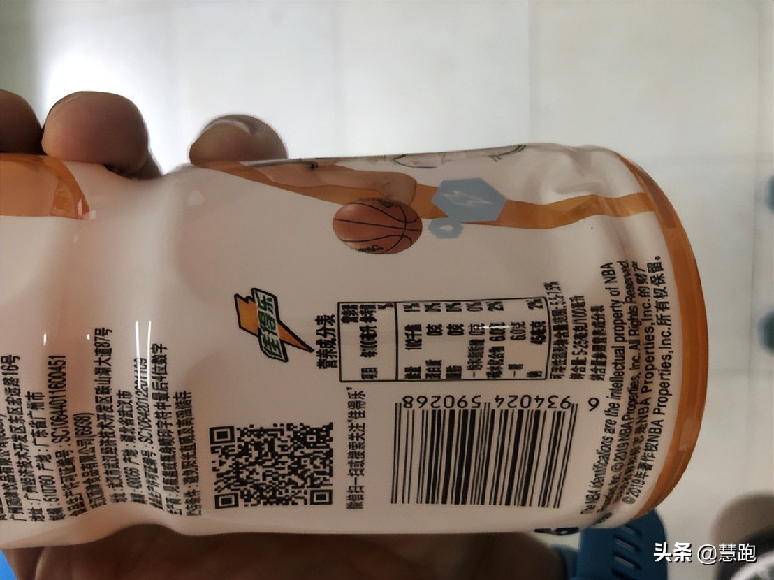 大学生运动后喝冰饮料死亡,近日一高中生运动后喝冰水