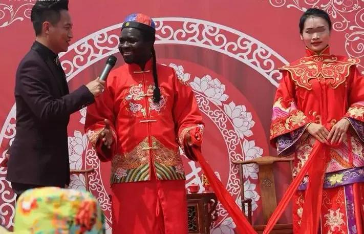 女孩跟黑人交往，甚至结婚你赞成么？