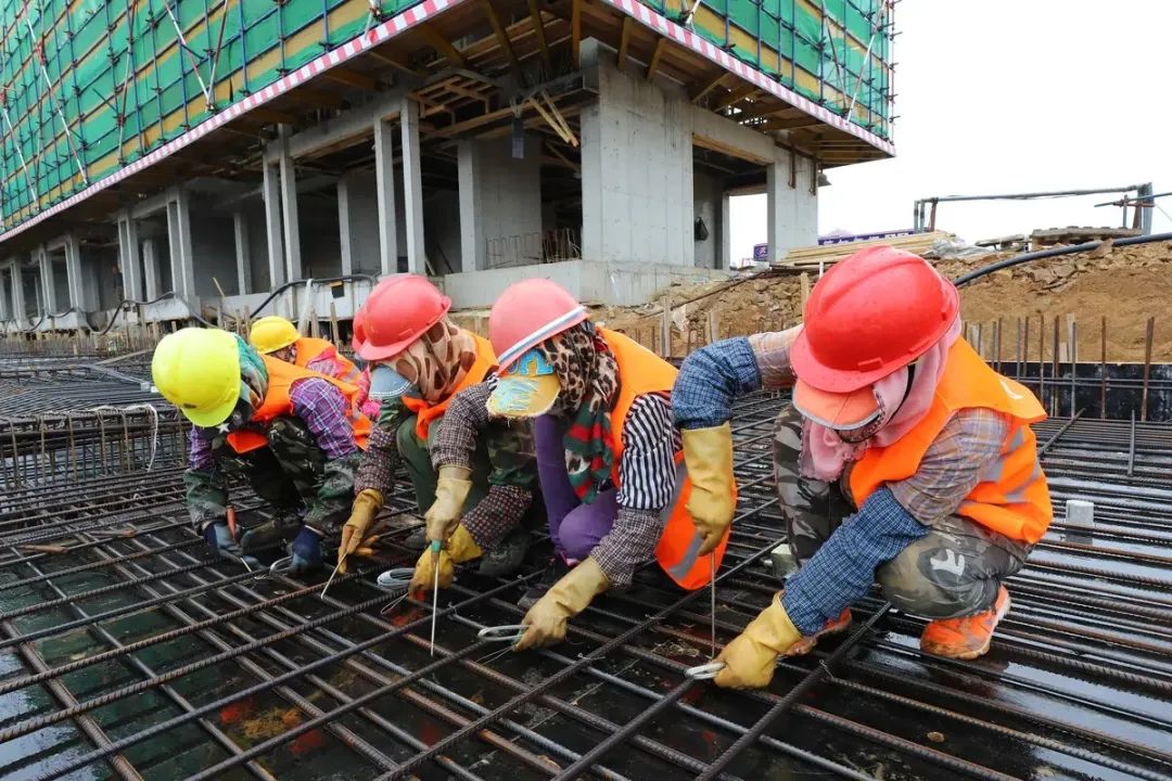 工地点工和包工哪个老板更省钱,点工和包工要对工程质量负责吗