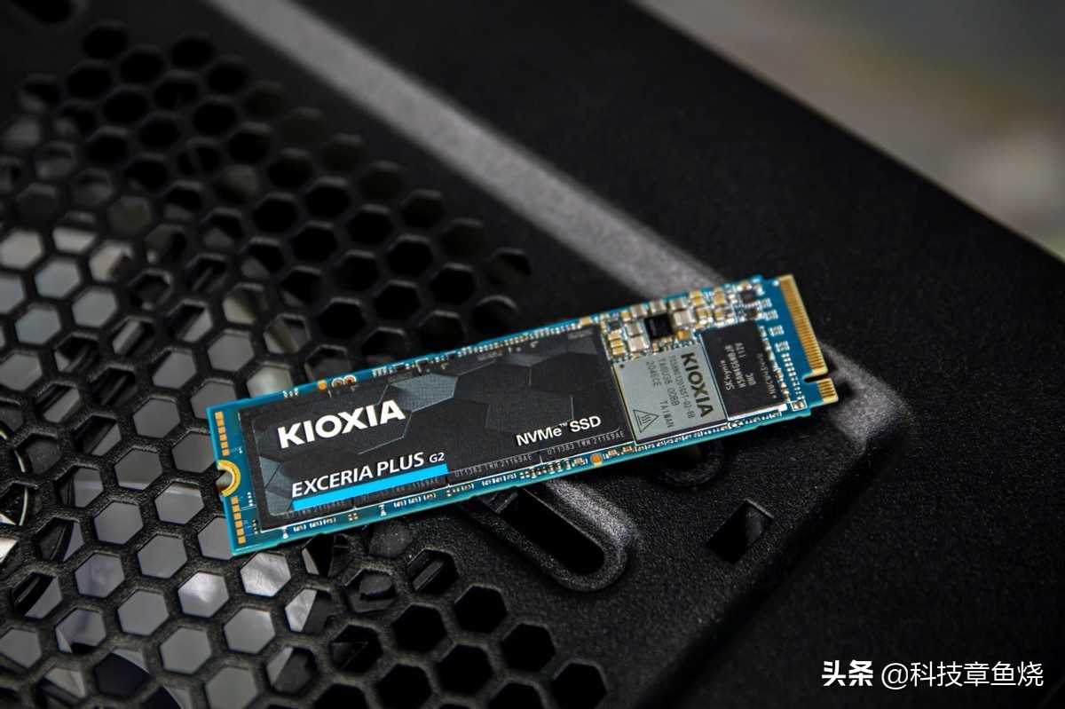 高性价比之选m.2固态硬盘铠侠rc10,性价比装机配置推荐