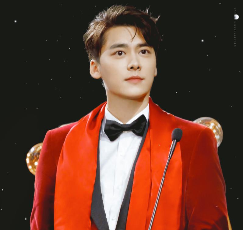 潘粤明深夜发言,潘粤明发文催人泪下