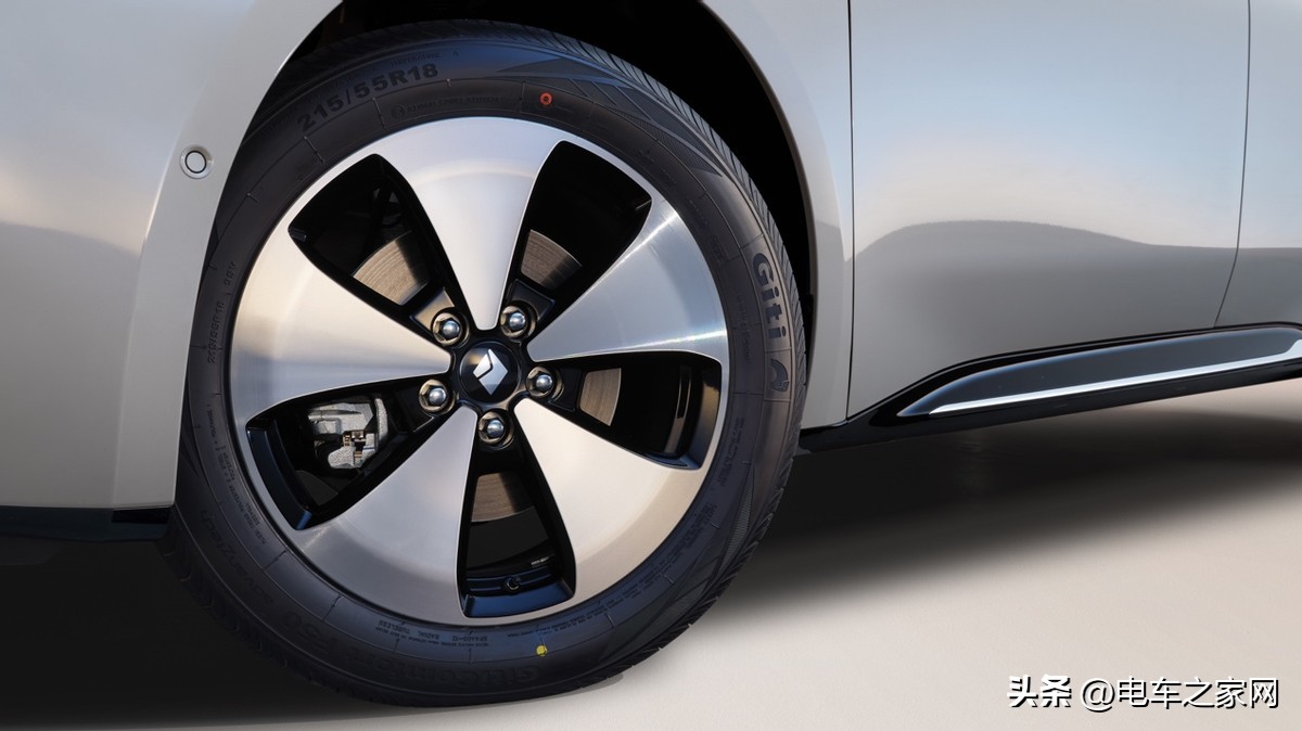 宝骏云朵天际白照片,宝骏云朵新配色