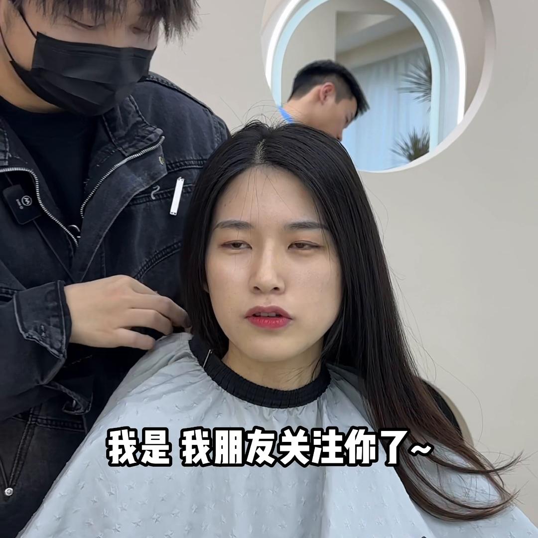 圆脸女生适合发型蓬松自然显脸小,发型女2020流行发型蓬松卷发圆脸