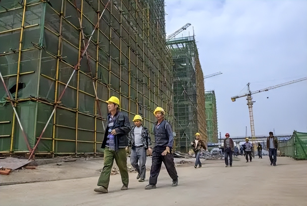 拾荒男子梦到一等奖数字，花18年写出彩票秘籍，直言：能赚800亿