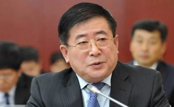 閯傚皵澶氭柉缇婅儗,閯傚皵澶氭柉闈掗摐甯濆浗