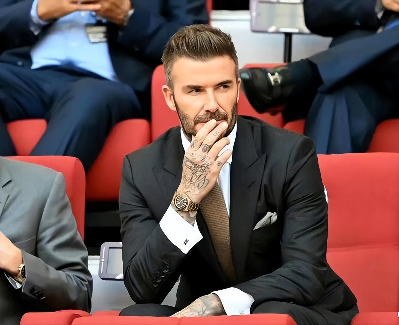 贝克汉姆布鲁克林17岁,贝克汉姆贝小七今年多大了