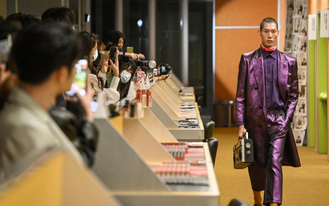 这个抠门生意，一天抠出100万