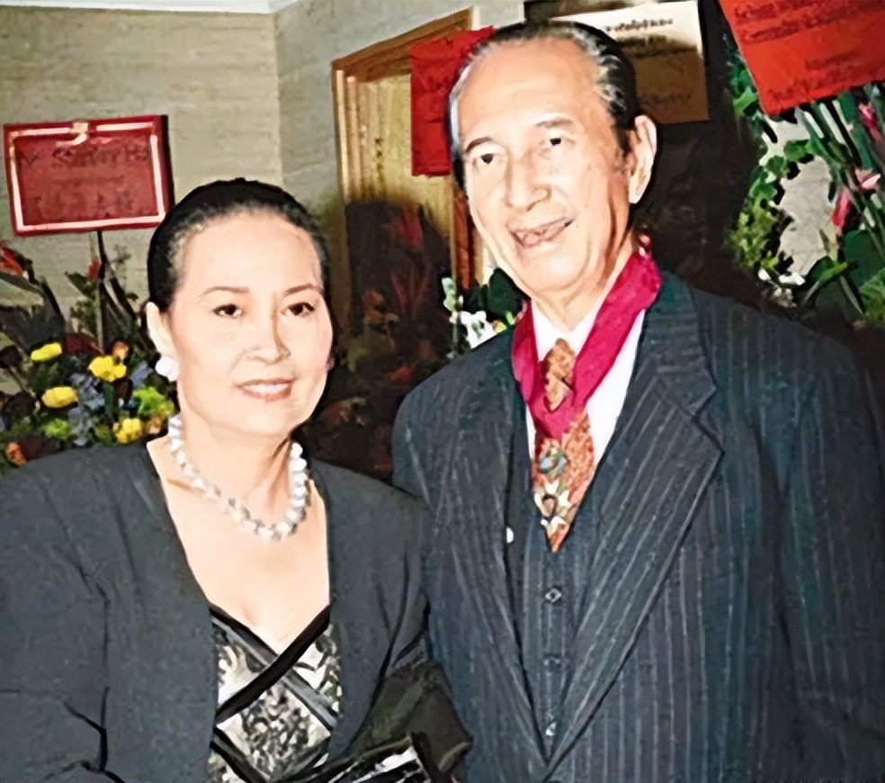 赌王戴奢华翡翠 (赌王三太的珠宝首饰翡翠)