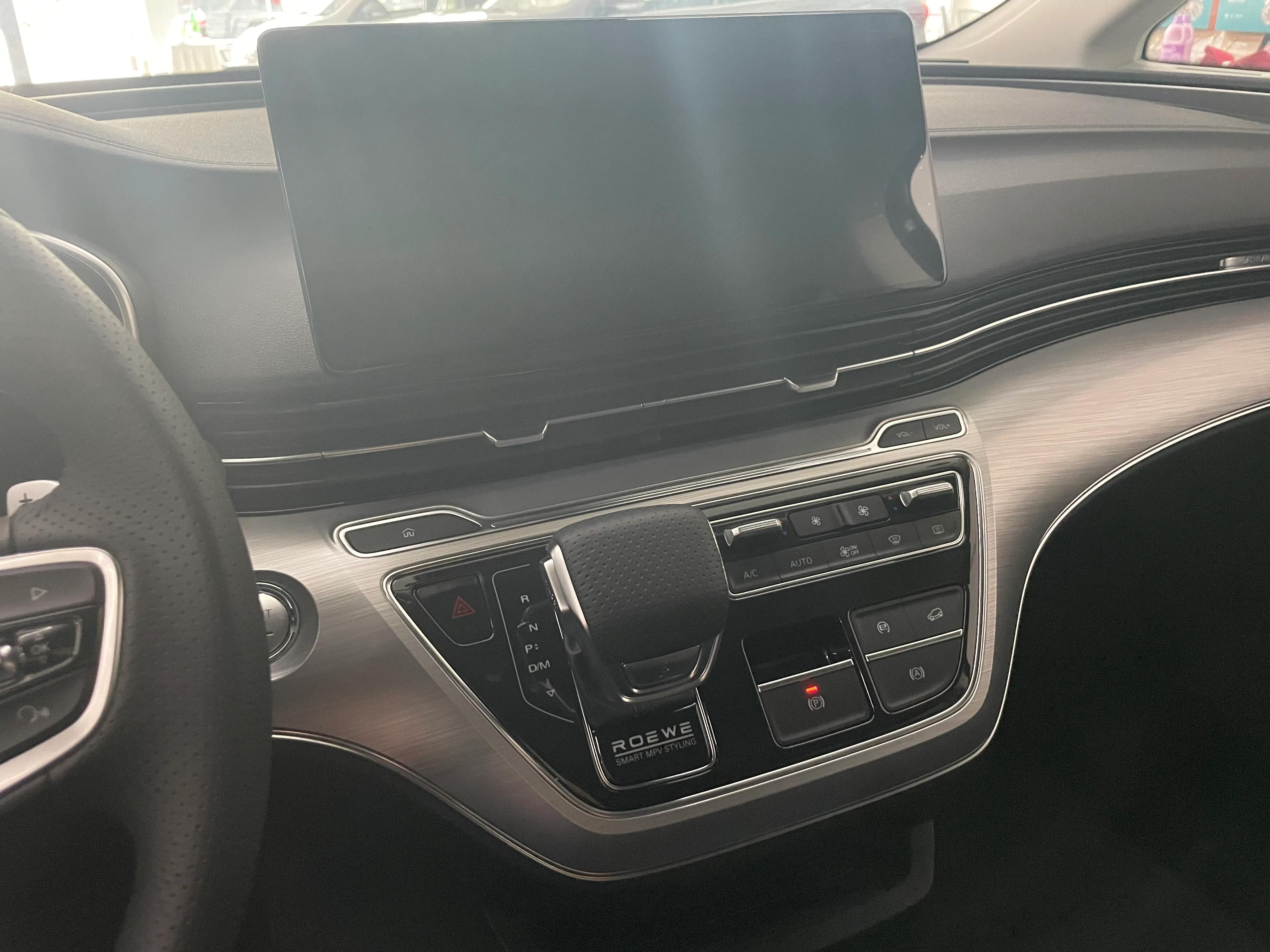 上汽荣威imax82022款评测,荣威imax8改装第三排沙发床