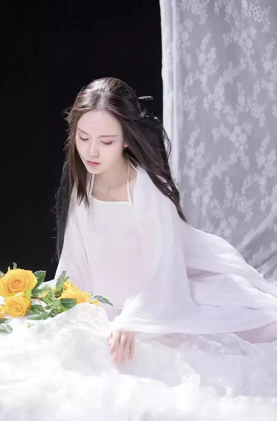 轩窗夜幽思恋梦，醉望西楼泪痴情（原创/古风）