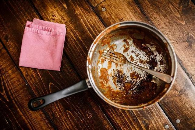 不锈钢锅怎么能刷的净,不锈钢锅外面黑了怎么刷