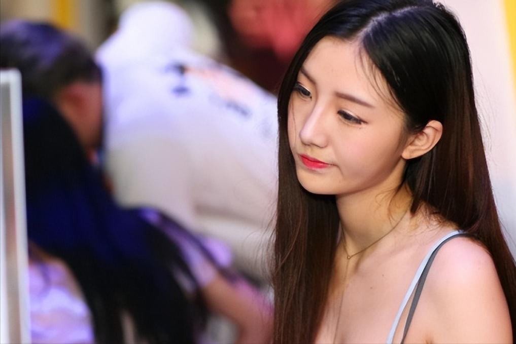 暗藏*情交色易**，打擦边球？这个爆火的产业，为何很难“单纯”？