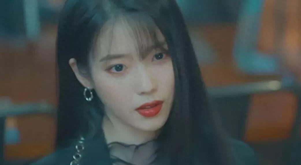 33岁女子二婚，新婚夜大喊好疼，48岁新郎一番操作，女子泪如雨下