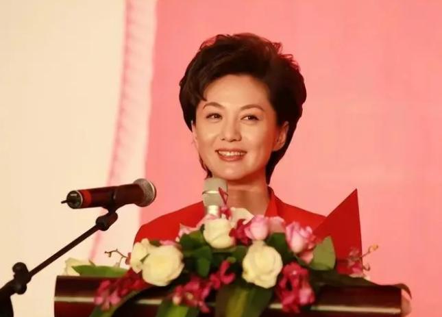 主持人海霞年龄多大身高,主持人海霞是否退出新闻联播