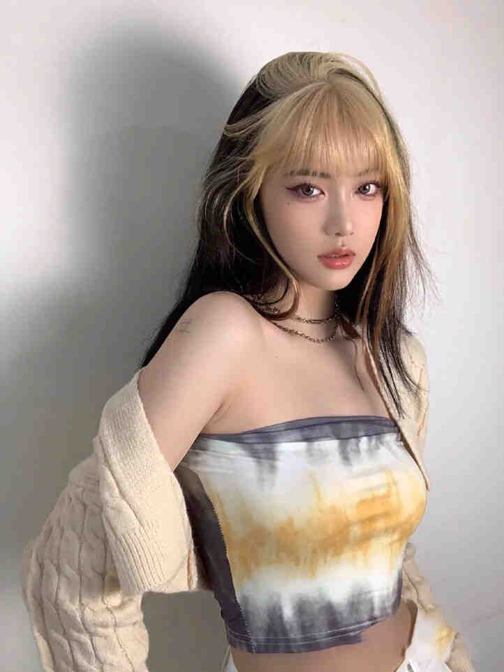 法式刘海漂染蓝色,法式八字刘海染什么色好看