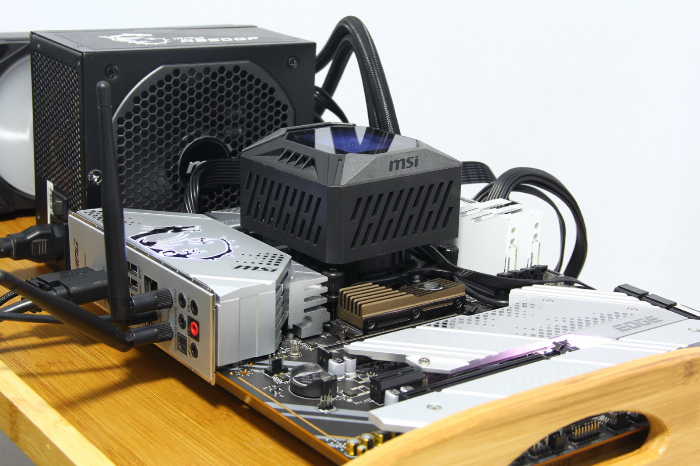 酷睿i7-12700h核显相当于什么水平,有核显的cpu需要屏蔽吗