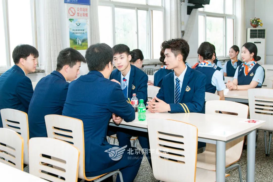 走进学校让心情愉悦,走进安静整洁的教室时我深感自豪