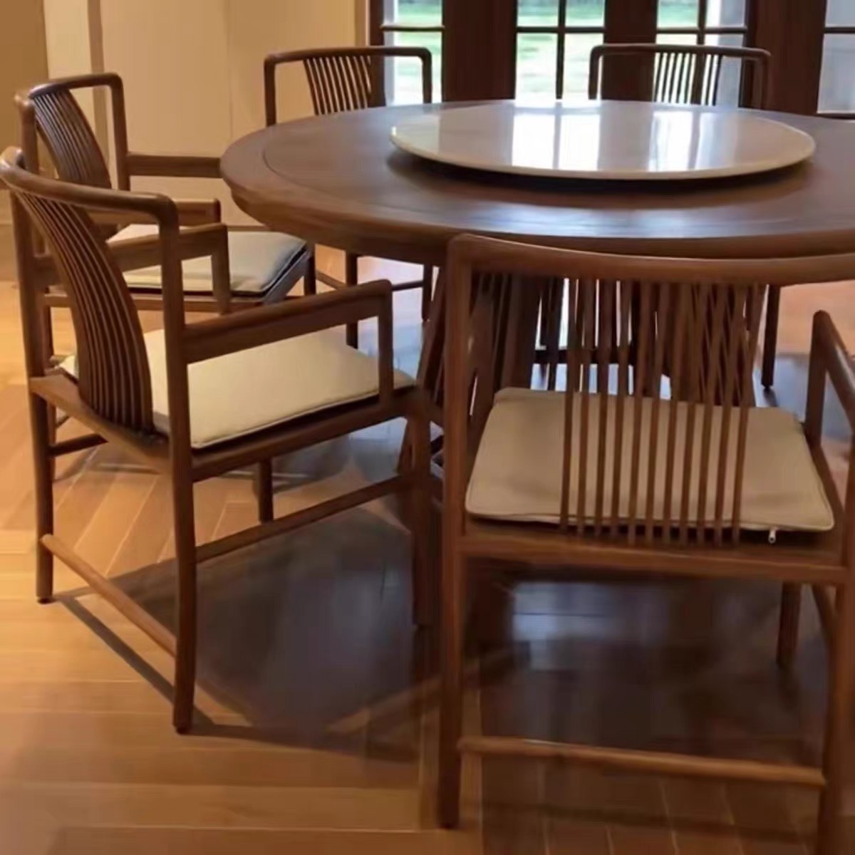 新中式实木餐桌带转盘圆形饭桌,新中式圆形餐桌