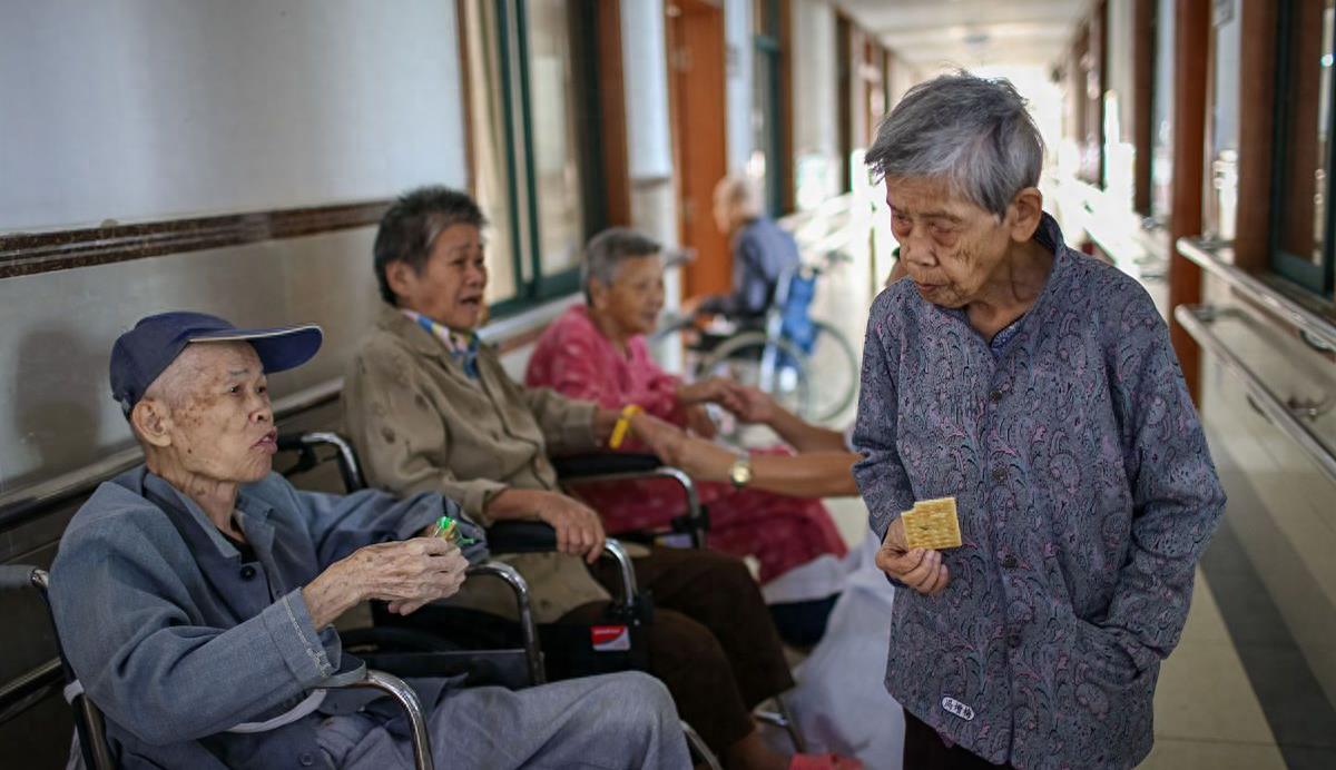 意外遭遇：留守寡妇与公公的不可告人的秘密