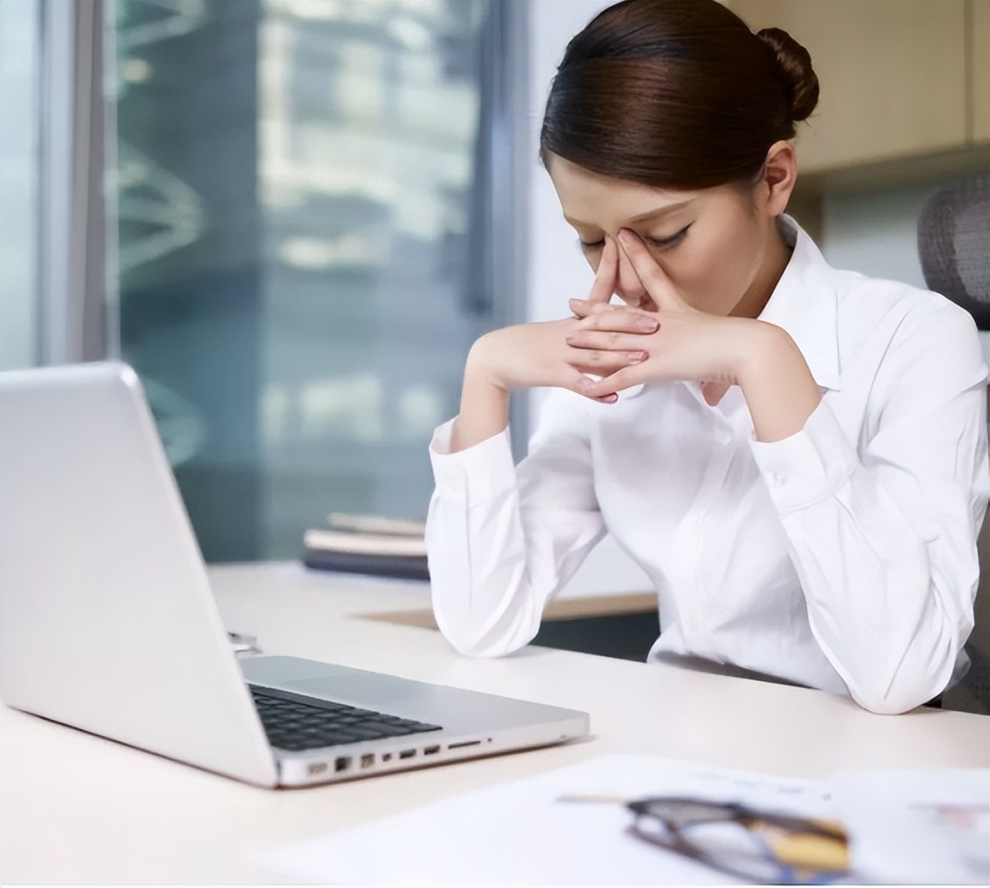 眼睛里进脏东西了用什么眼药水,眼睛里进了脏东西揉没有了去哪了