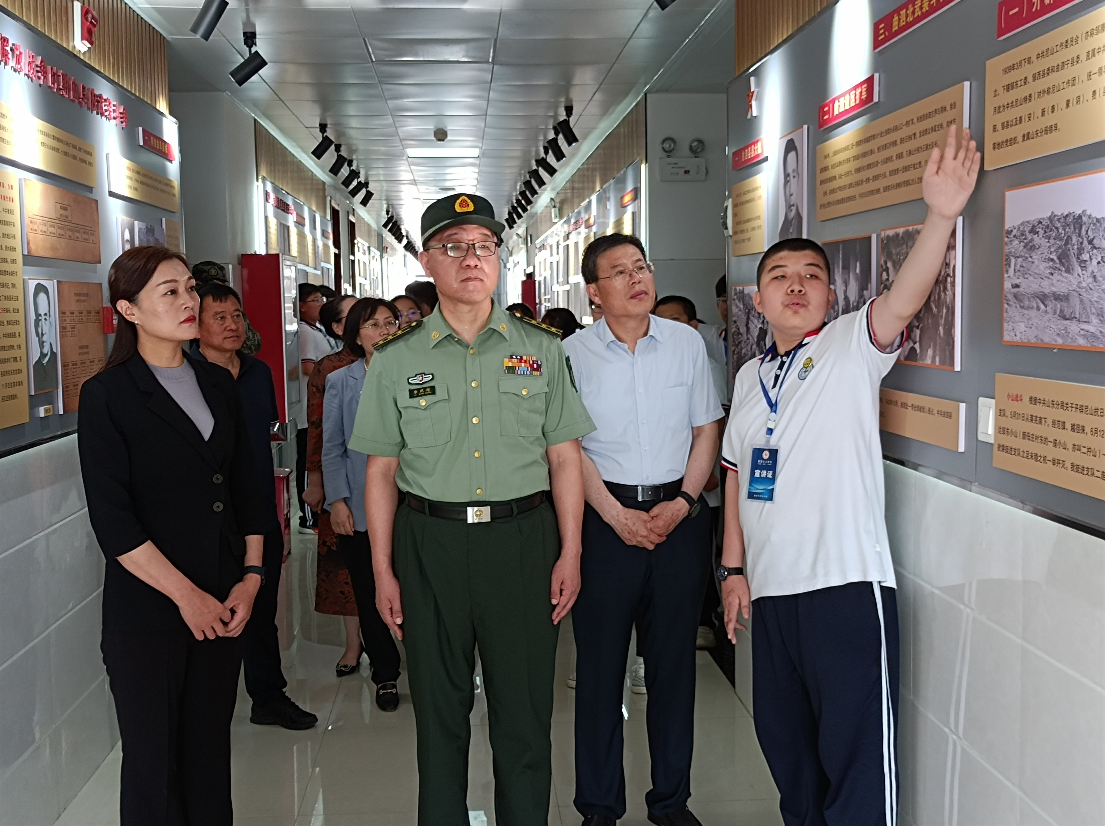 杏坛中学曲阜升旗仪式,曲阜市国防教育