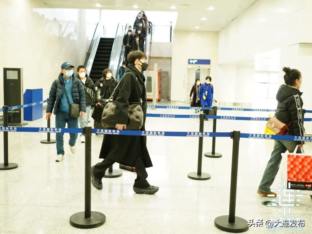 乙类乙管后厦门首个入境航班,乙类乙管第一班入境航班