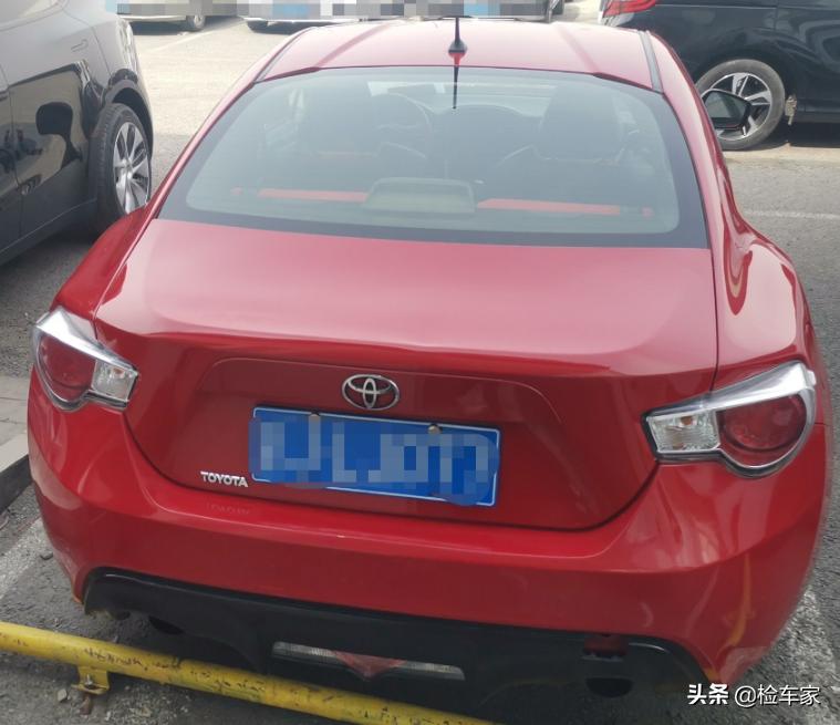 12万元的丰田86值不值得买,一代神车丰田86